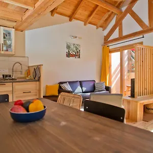 https://petit-chalet-monatgne-avec-terrasse-et-jardin.fr-provencehotel.com